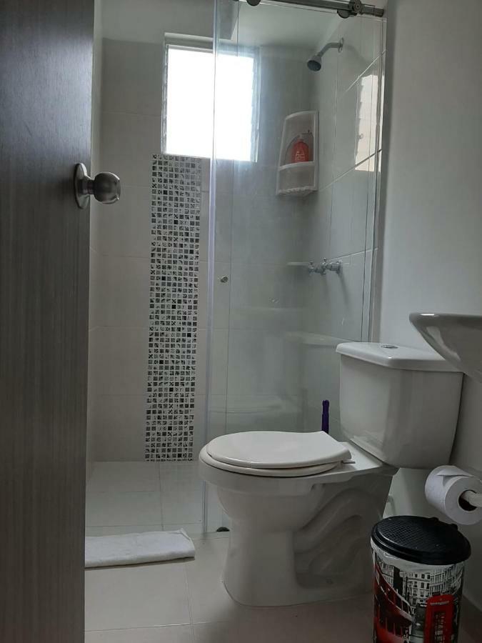 Avenida Condina Primer Piso Apartamento *